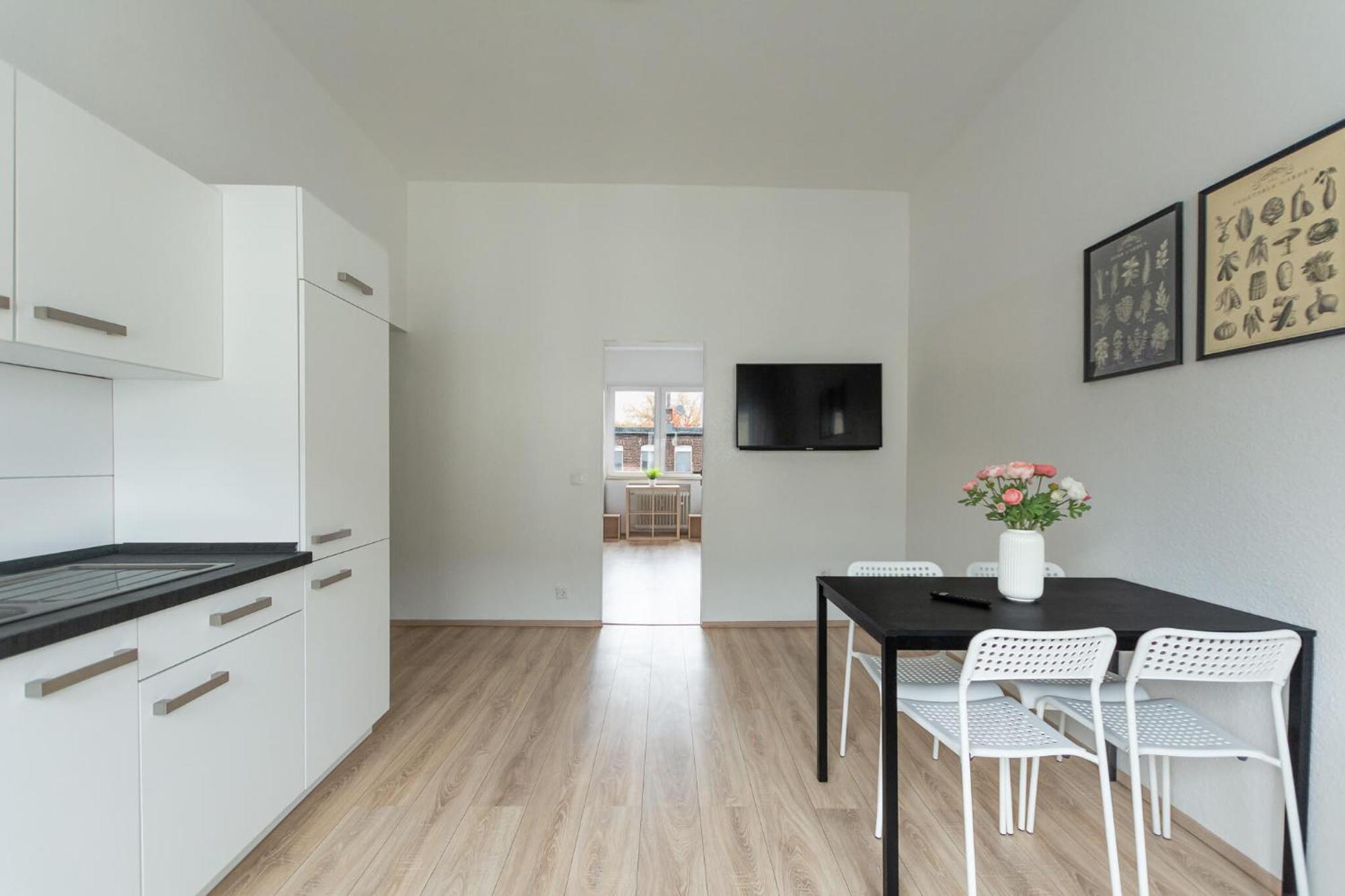 T&K Apartments - Apartments 20 Min To Messe Dus เครเฟลด์ ภายนอก รูปภาพ